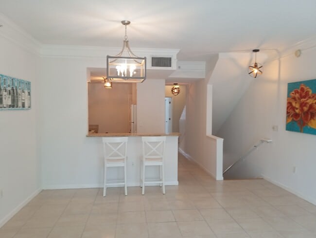 Building Photo - 2018 Alta Meadows Ln