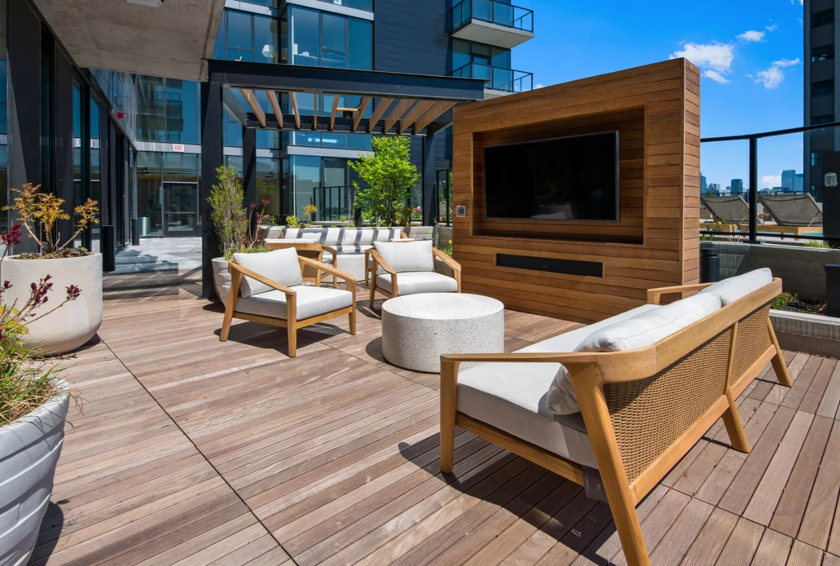 Building Photo - 710 S Seeley St