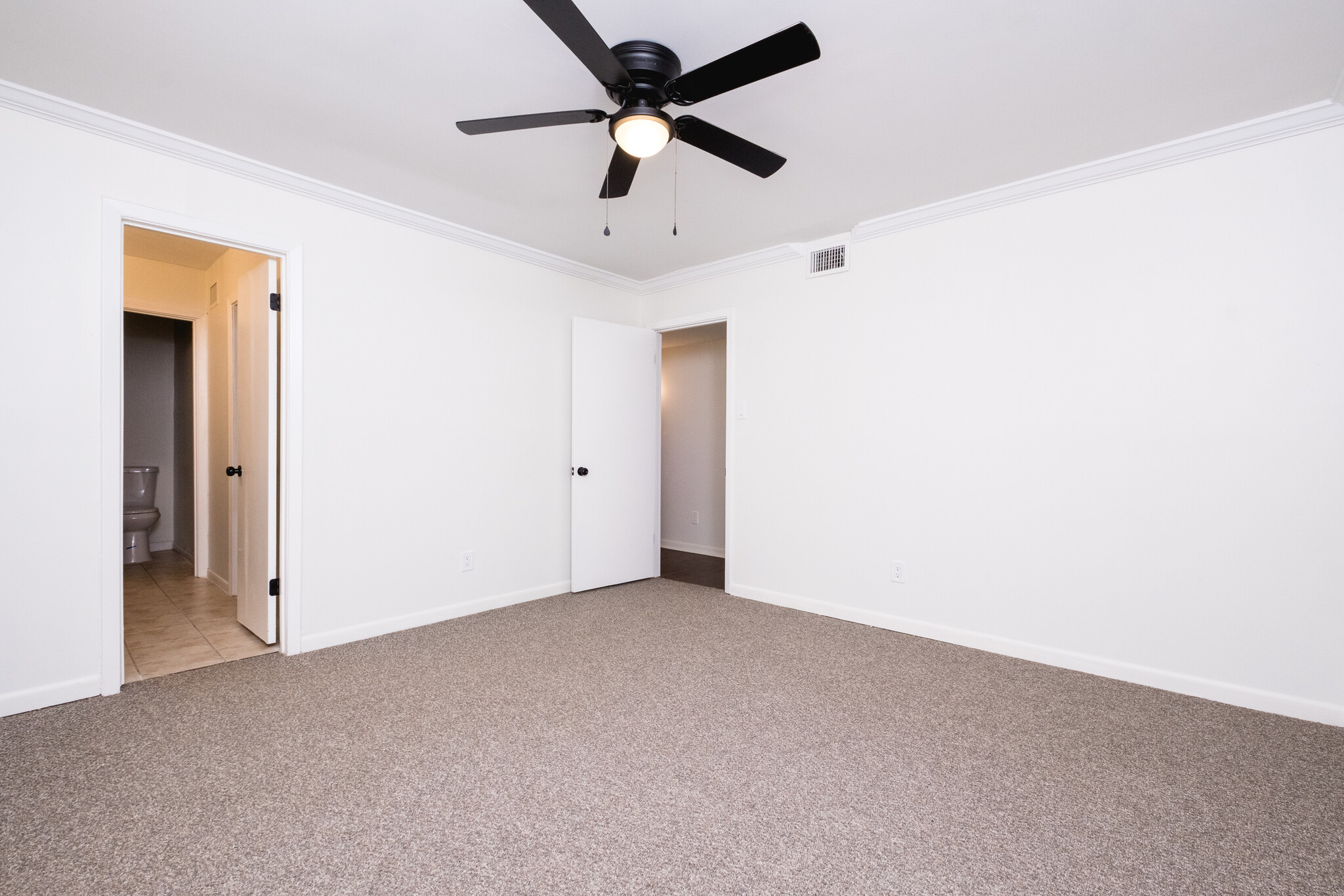 Building Photo - 12 Rio Grande Forest Dr