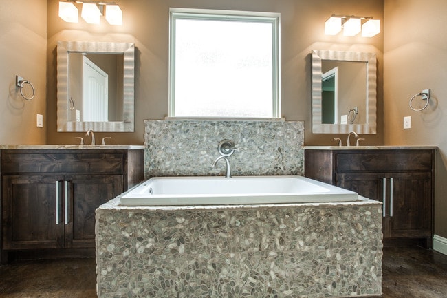 Building Photo - 3141 Greene Ave