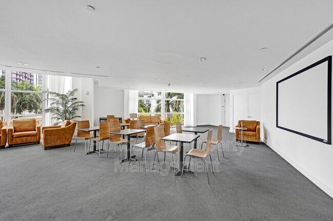 Building Photo - 350 NE 24th St