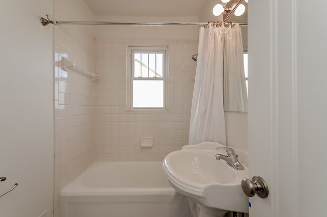 Building Photo - 1144 California St NW