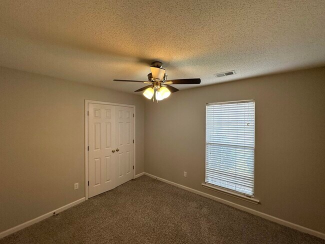 Building Photo - 1409 Brimfield Cove
