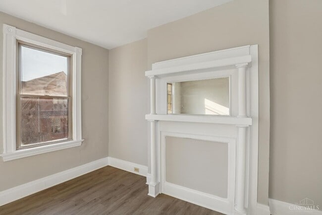 Building Photo - 1212 Bates Ave