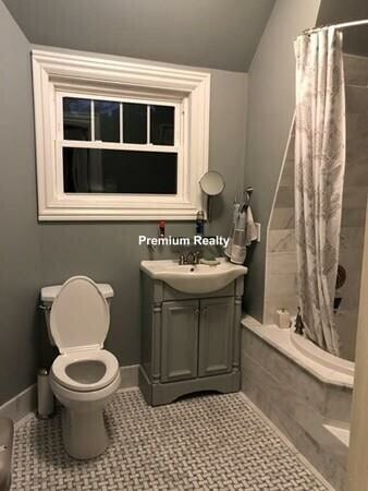 Building Photo - 108 Walnut St