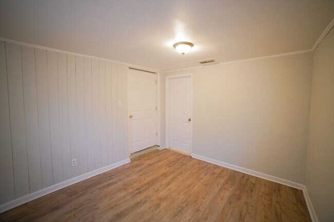 Building Photo - 3424 Orlando Dr