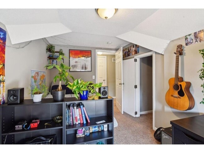 Building Photo - 3023 Dupont Ave S