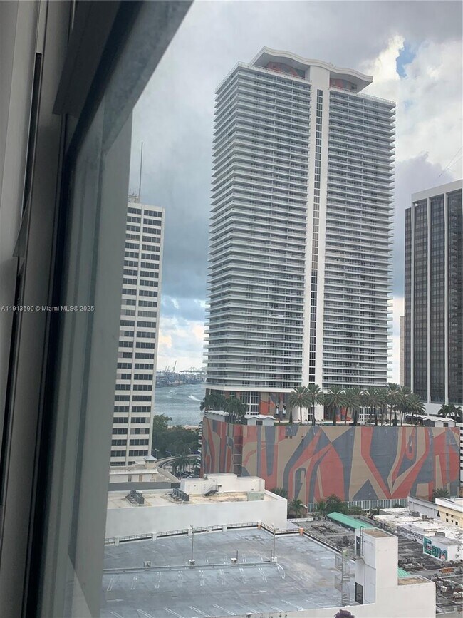 Building Photo - 133 NE 2nd Ave