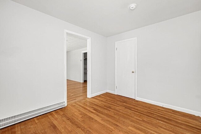 Building Photo - 22 SW Cutoff
