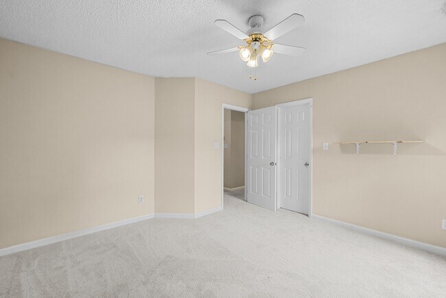 Building Photo - 108 Castlebury Creek Ct