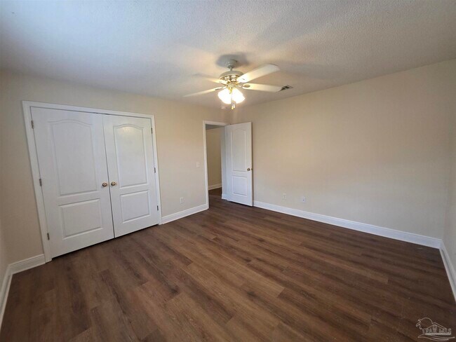 Building Photo - 7200 Annandale Dr