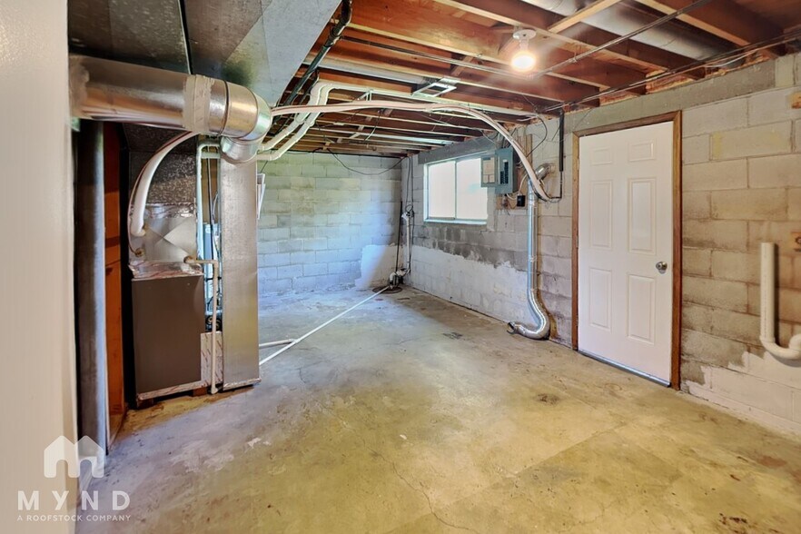 Building Photo - 217 Parkdale Dr