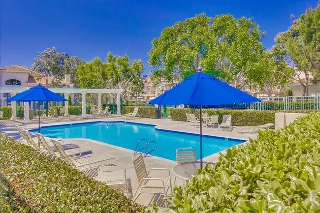 Building Photo - 7254 Shoreline Dr