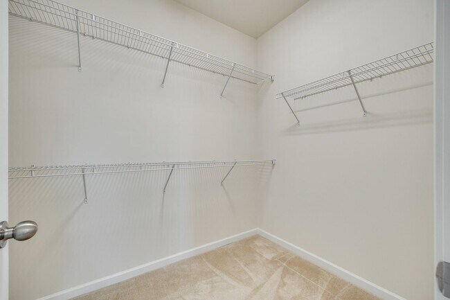 Building Photo - Beautiful 4-bed, 3.5 bath with Primary on the main level in Cameron Creek of Fabulous Fort Mill!