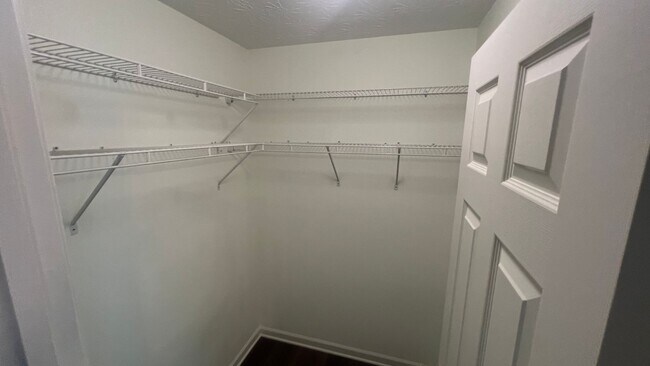 Building Photo - End Unit Townhome - Included in the RENT Water, Trash and Lawncare!
