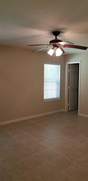 Building Photo - 24506 Cottonwood Cove Ln