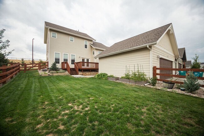 Building Photo - Charming 3-Bedroom Home in the Desirable Bucking Horse Neighborhood!