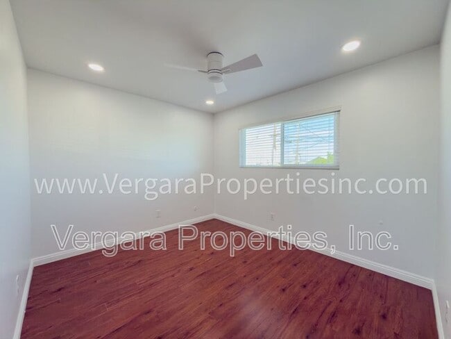 Building Photo - 18012 Manhattan Pl