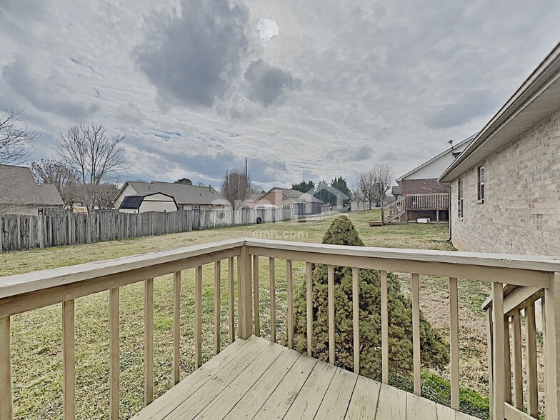 Building Photo - 2322 Sir Edward Ln