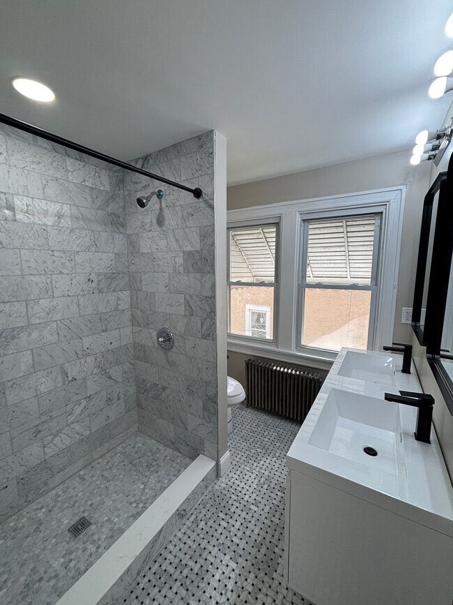 Building Photo - Newly Renovated 3-Bedroom, 2.5-Bath Home i...