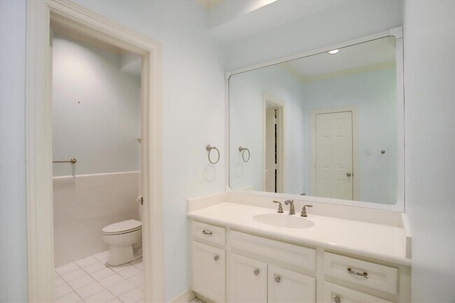 Building Photo - 6638 Minola St