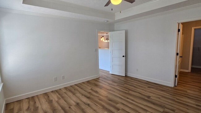 Building Photo - Beautiful home just minutes to Medina Middle School with Lawn care included
