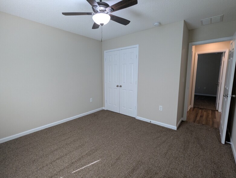 Building Photo - 115 Plantation Point Dr