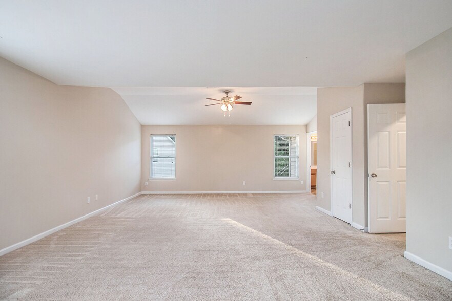 Building Photo - 395 Sugarberry Ln