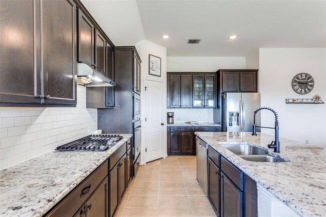 Building Photo - 874 Spinnaker Loop