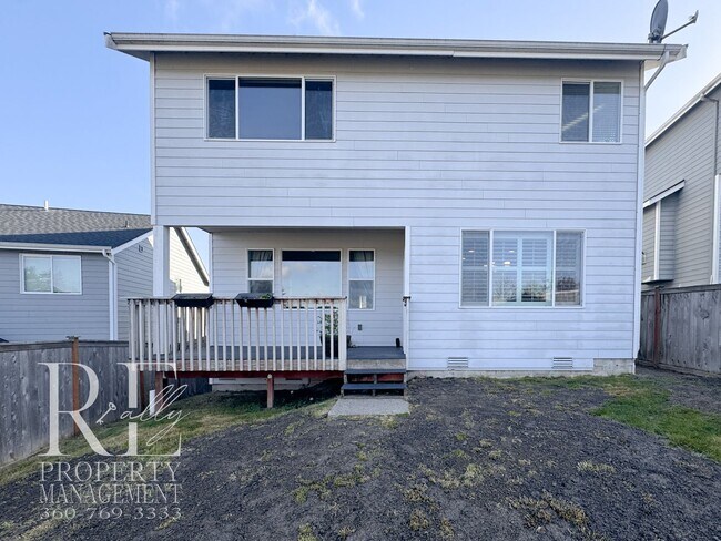 Building Photo - Vaulted Ceilings, Tree-Lined Views & a Spacious Primary Suite Retreat