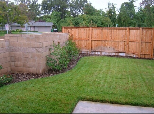 Building Photo - One Time-Lease-Up Adorable Craftmans Style...