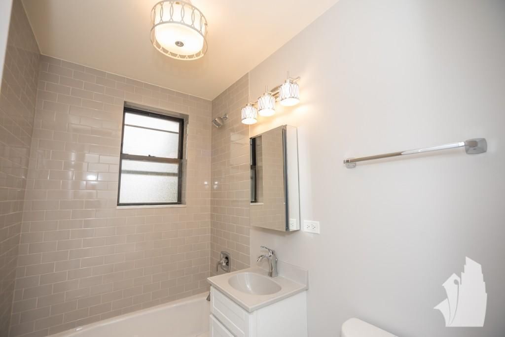 Building Photo - 2647 N Spaulding Ave
