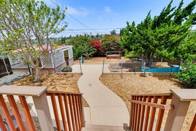 Building Photo - Beautifully Maintained Home in La Mesa — 3 Bed / 2 Bath | 1,600 Sq Ft