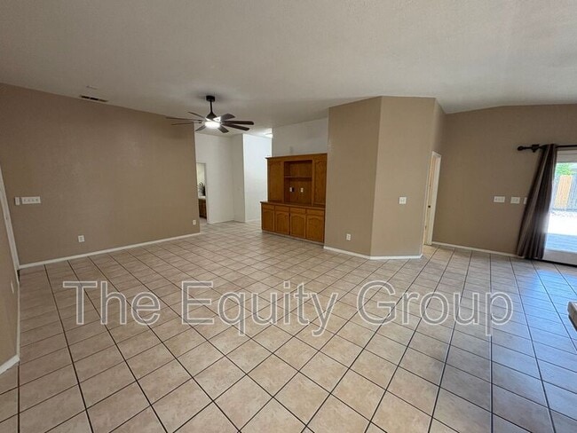 Building Photo - 1040 N Sumter Ct