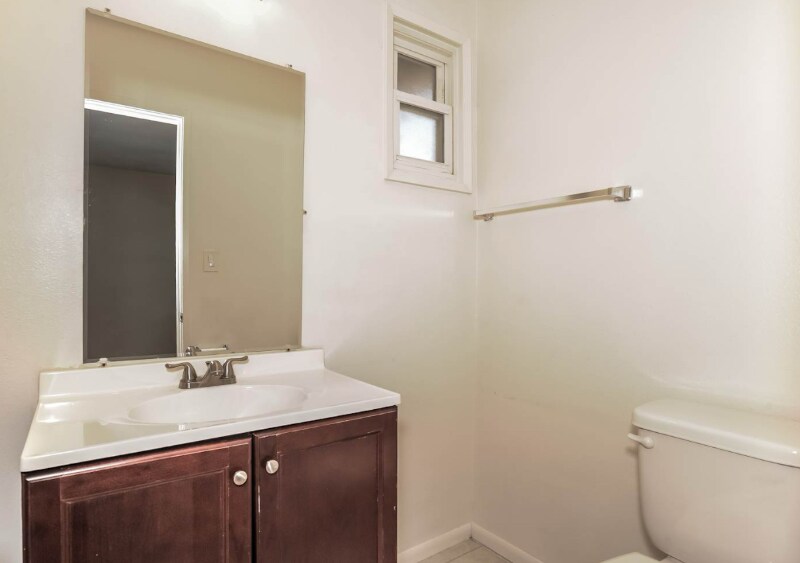 Building Photo - 10544 Densmore Ave