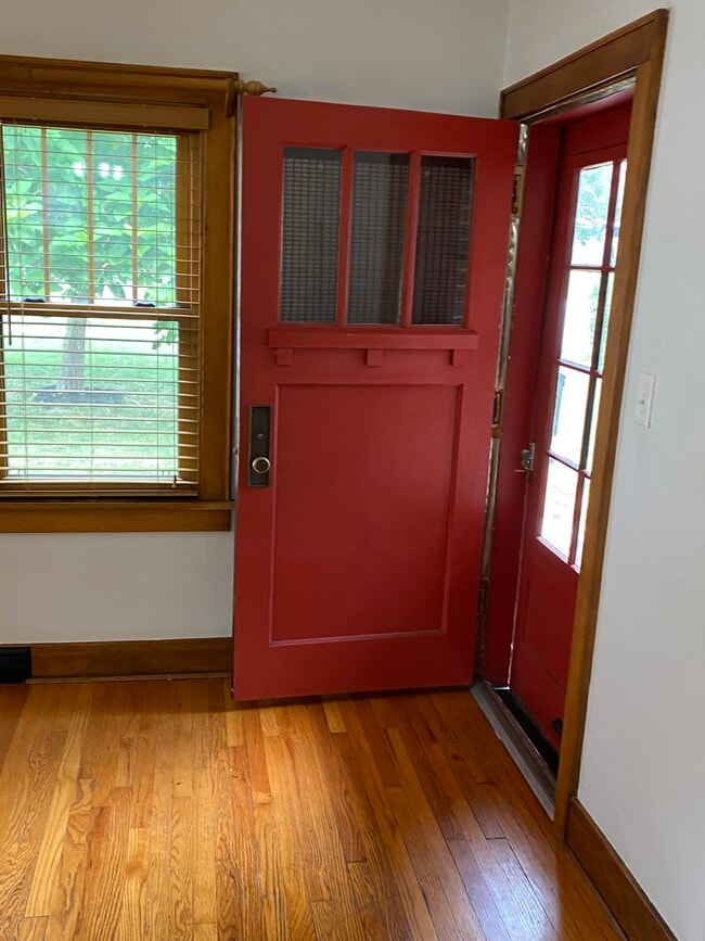 Building Photo - 4407 Pine St