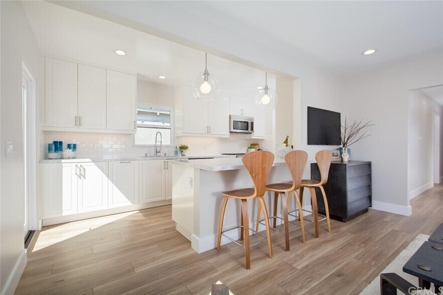 Kitchen / Living Room - 1747 Van Horne Ln