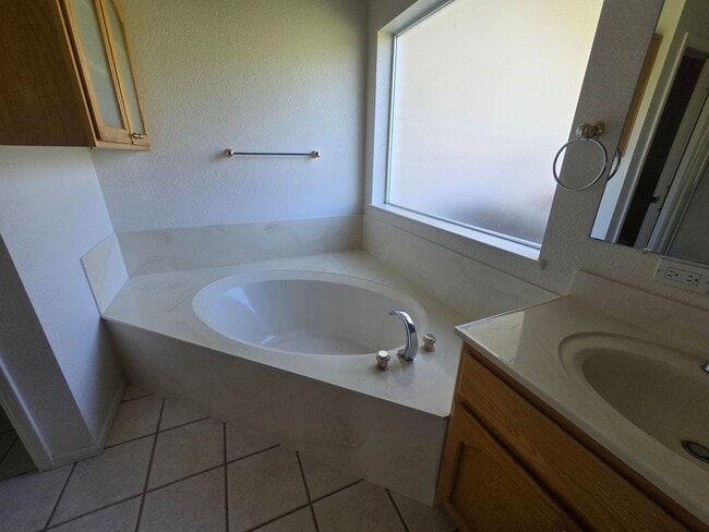 Building Photo - Unfurnished, 1-Year Long-Term Rental