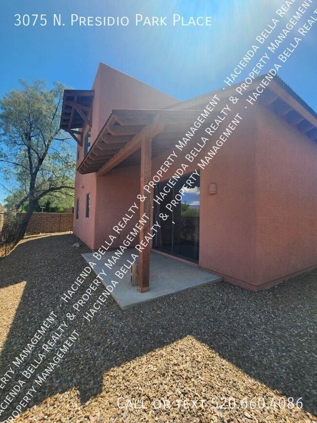 Building Photo - 3075 N Presidio Park Pl