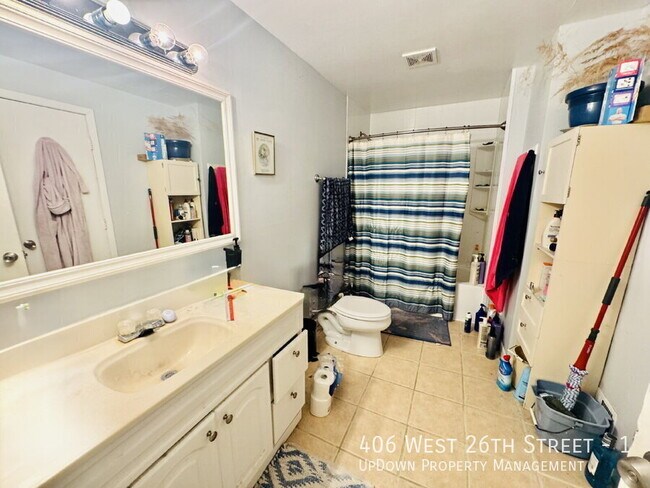 Building Photo - 406 W 26th St