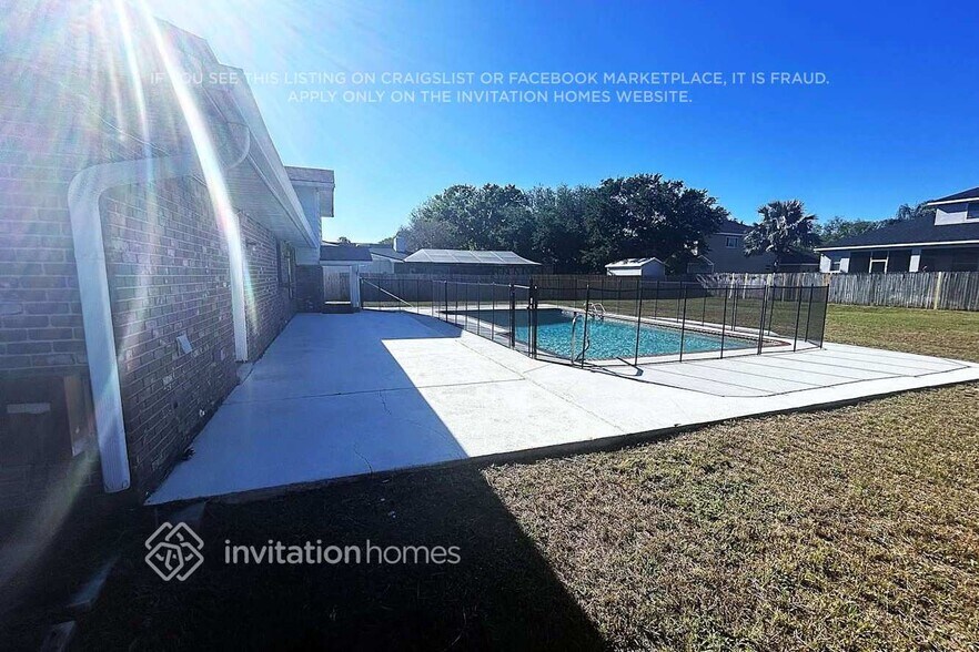 Building Photo - 2805 Winterset Park