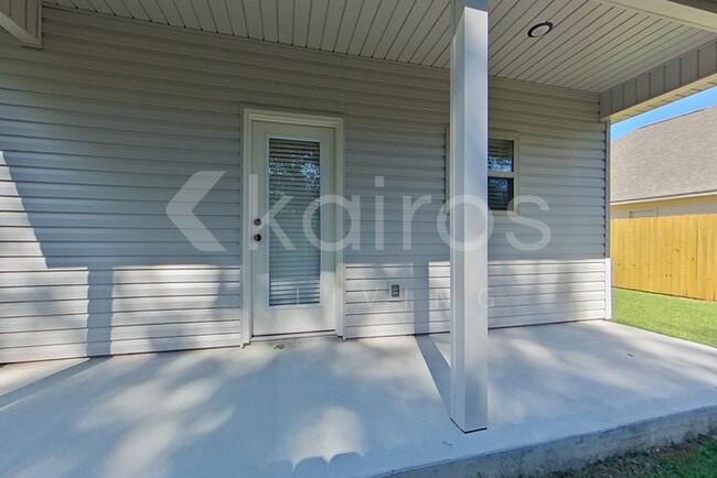 Building Photo - 108 Hendrix Rd