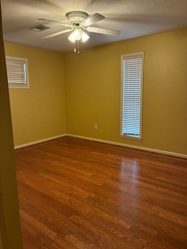 Building Photo - 19 Indian Trail