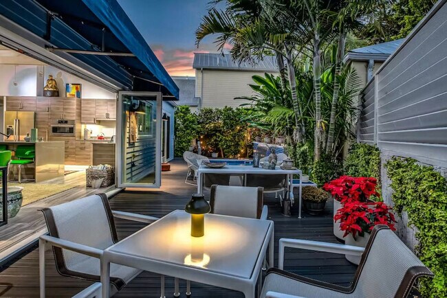 Building Photo - 629 Elizabeth St