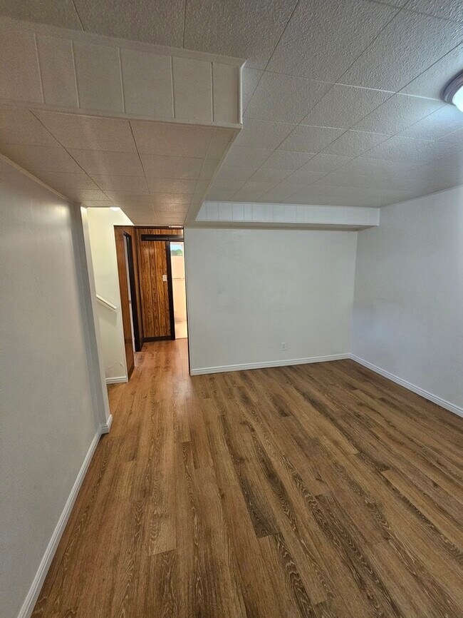 Building Photo - 4 bed 2 bath Home in Murray