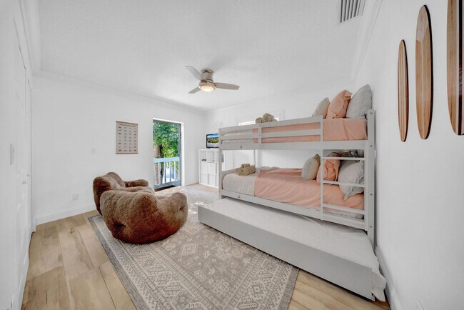 Building Photo - 555 S Gulf Dr