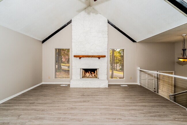 Building Photo - 4054 Brookmont Dr