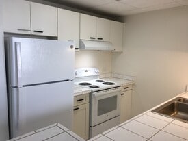 Building Photo - 725 Piikoi St