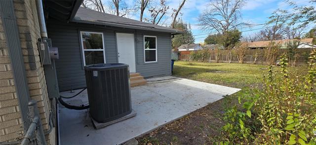 Building Photo - 2021 Costa Mesa Dr