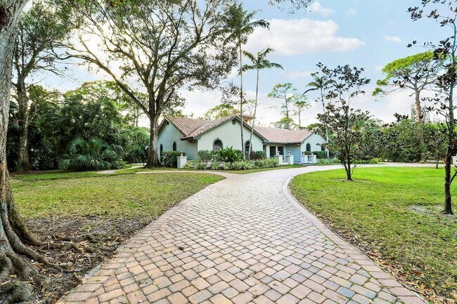 Building Photo - 67 Pacer Cir